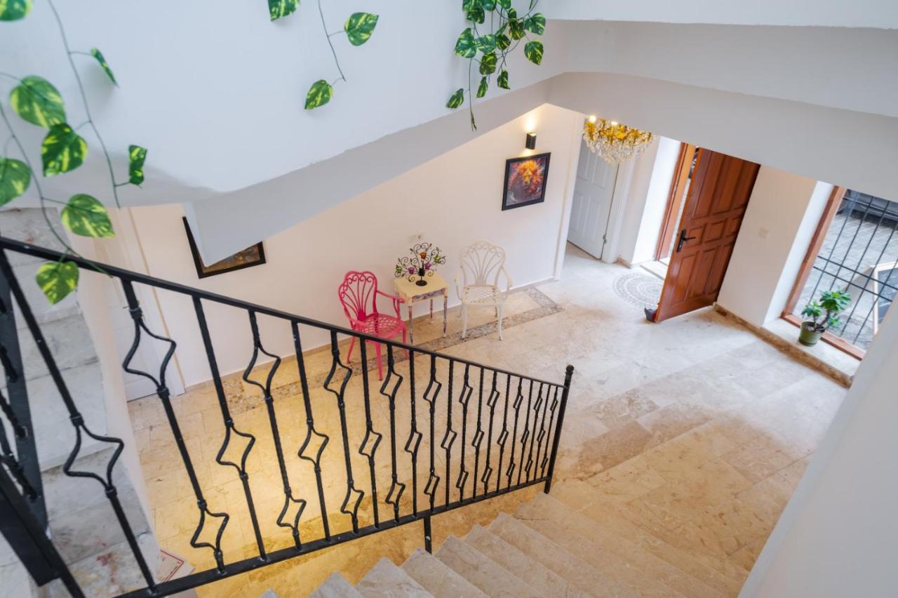 Mel Town Bed & Breakfast Antalya Bagian luar foto