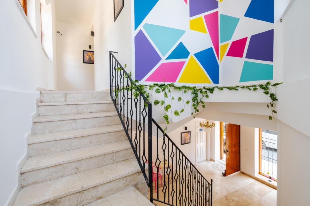 Mel Town Bed & Breakfast Antalya Bagian luar foto